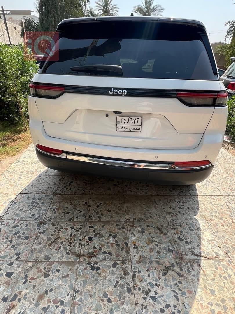 جیپ گراند شیرۆکی
